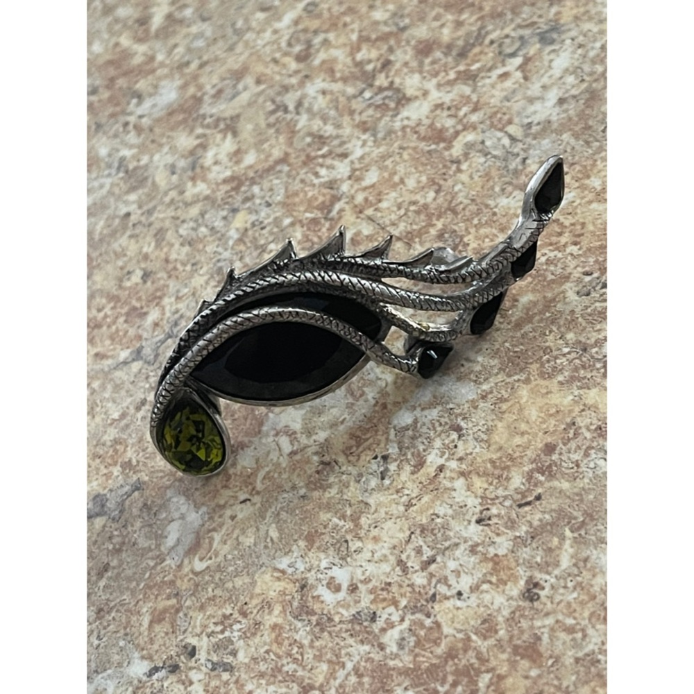 Alchemy Gothic Gorgon’s Eye 2-Finger Ring